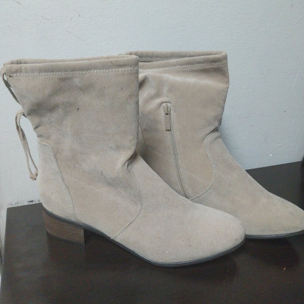 Shoes and home decor.